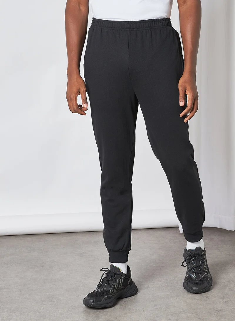 ترينديول بدلة رياضية من قطعتين بتصميم قطع موصولة أسود