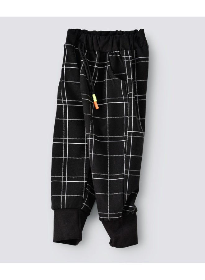 babyqlo Checked Printed Mid -Rise Joggers Black/White  - Image 2