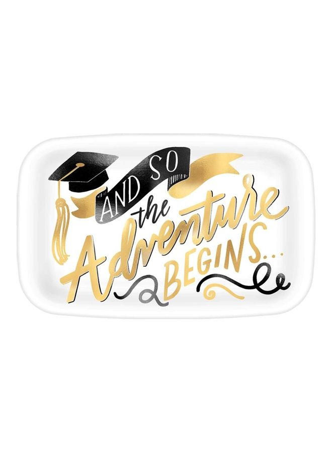 أمسكان طبق مستطيل الشكل من البلاستيك بطبعة عبارة ’The Adventure Begins‘