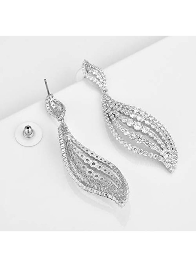 Delicin Leaf-Shaped Dangle Earrings - Image 2