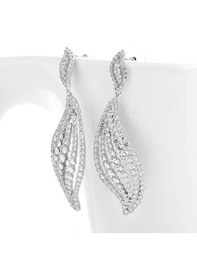 Delicin Leaf-Shaped Dangle Earrings - Image 4