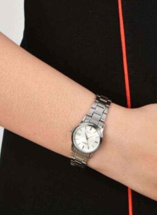 كاسيو ساعة يد بعقارب ومقاومة للماء طراز LTP-V002D-7A - مقاس 25 مم - لون فضي للنساء - Image 4