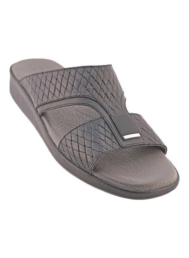barjeel uno - Comfortable Buckle Style Arabic Sandals Black - Image 1