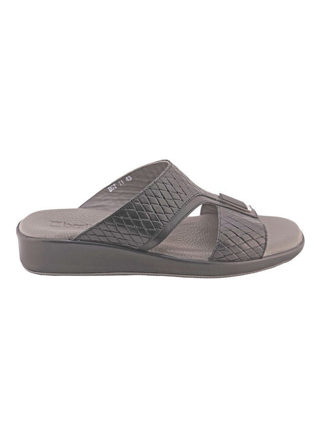 barjeel uno - Comfortable Buckle Style Arabic Sandals Black - Image 1