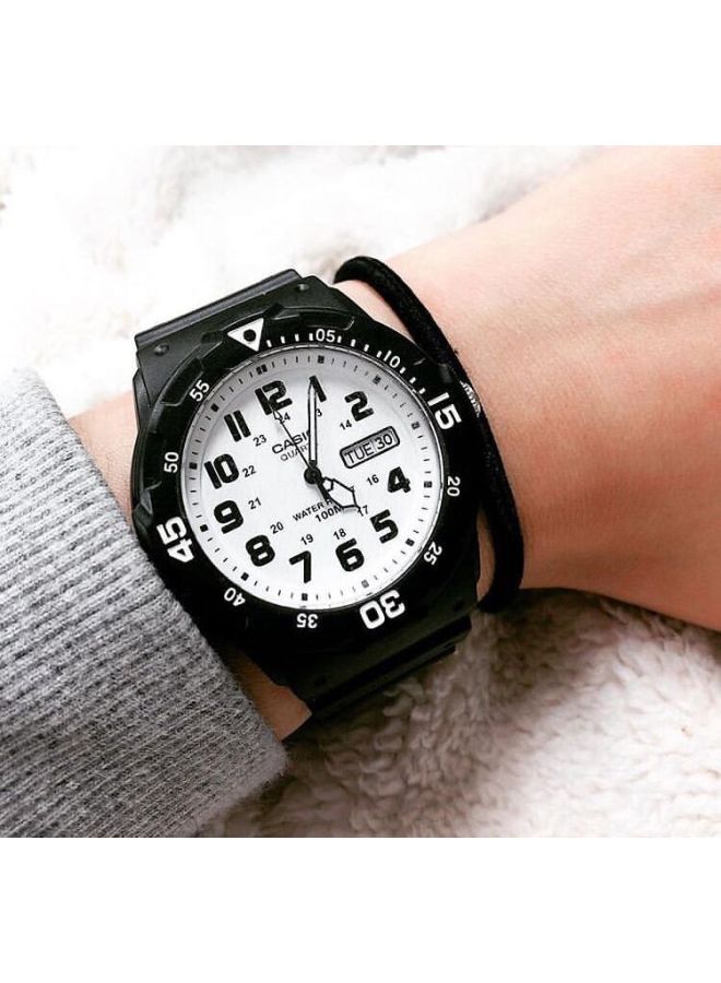 CASIO - Boys' Resin Analog Wrist Watch MRW-200H-7BV - 45 mm - Black - Image 1
