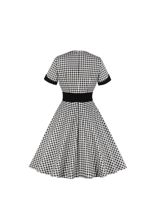 أوتاد فستان أنيق برقبة مربعة ونقشة مربعات أسود/ أبيض - Image 2