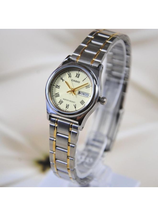 كاسيو ساعة يد بعقارب وسوار من الإستانلس ستيل طراز LTP-V006SG-9BUDF - 25 مم - فضي/ذهبي للنساء - Image 5