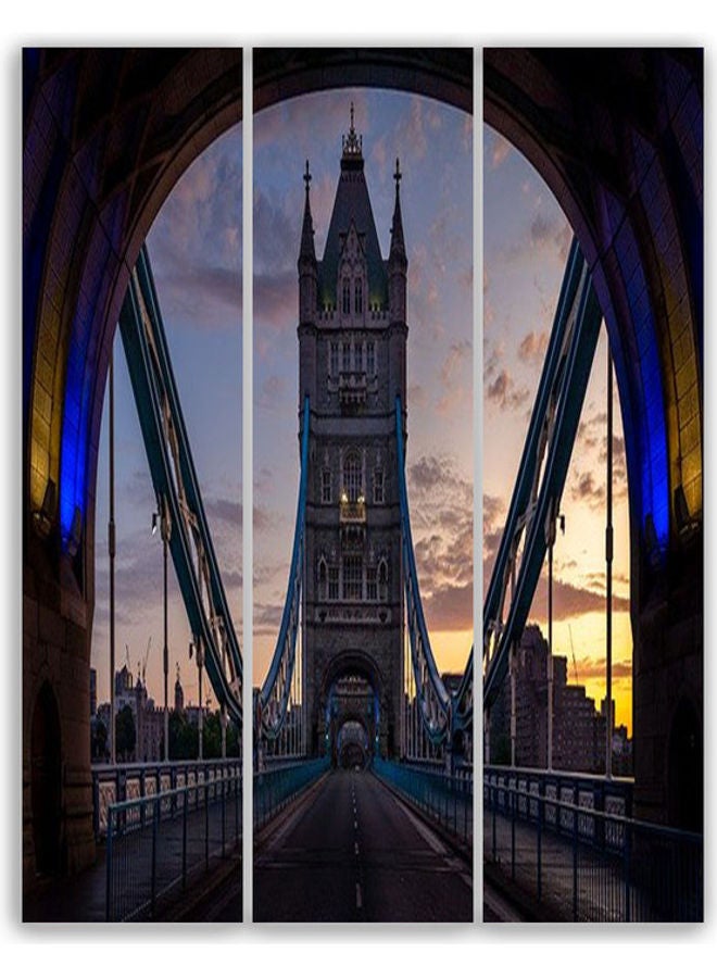 طقم لوحات فنية بتصميم جسر برج مكون من 3 قطع أسود/ أزرق/ بني L - Image 1