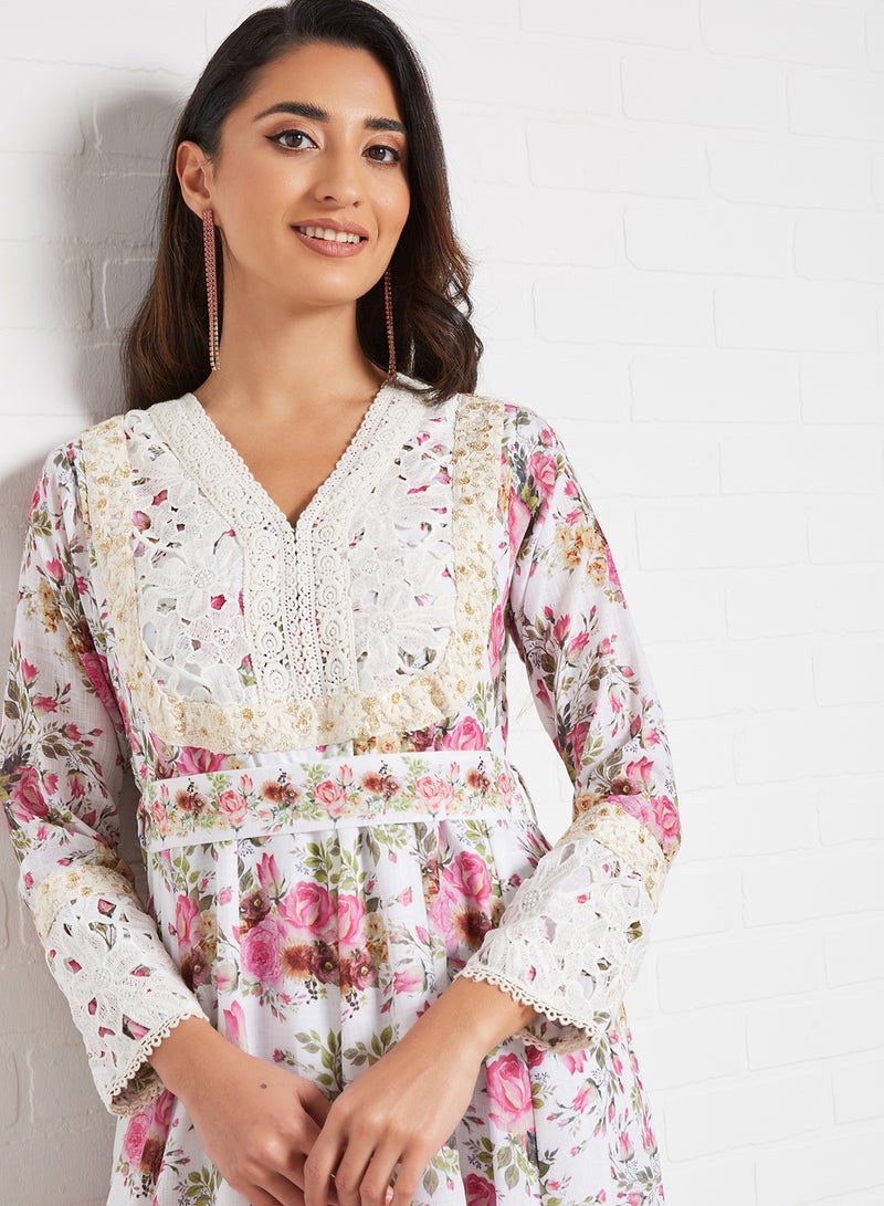 THE ARAB STUDIO Printed Kaftan White Floral  - Image 2
