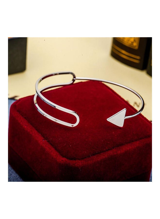 سوار أساسي مثلث الشكل بتصميم بسيط للنساء