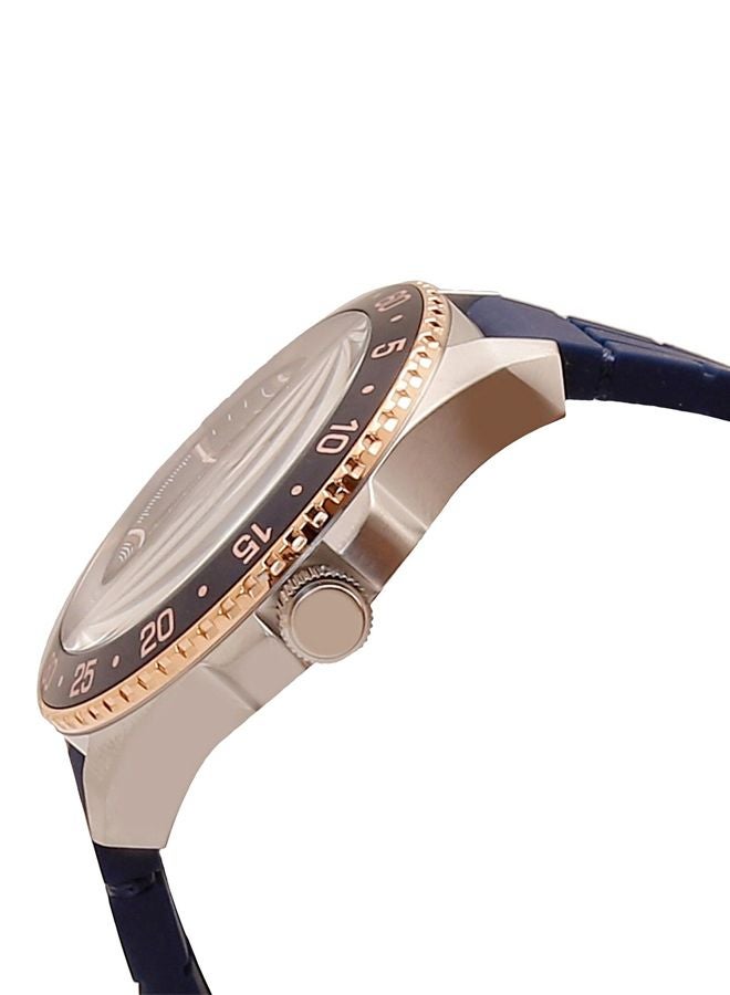 GUESS Men's Water Resistant Analog Watch W0798G2 - Image 3