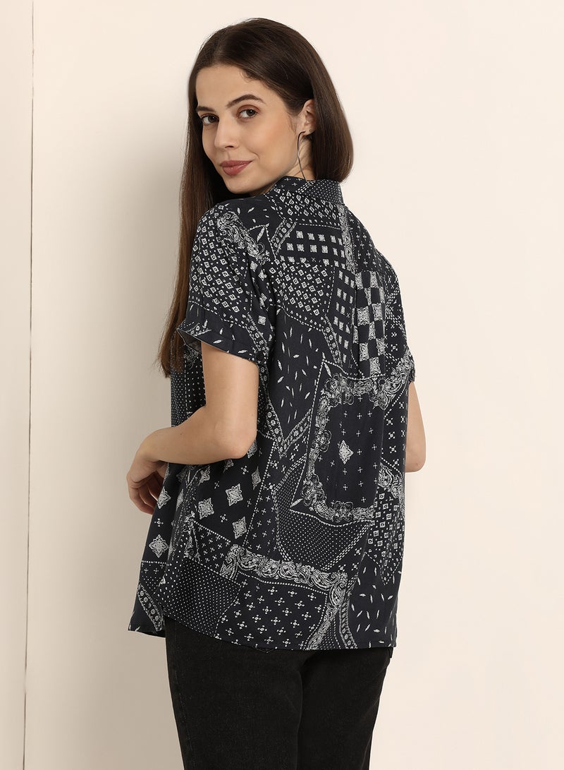 ABOF Printed Regular Fit Collared Neck Short Sleeve Shirt Black/White  - Image 2