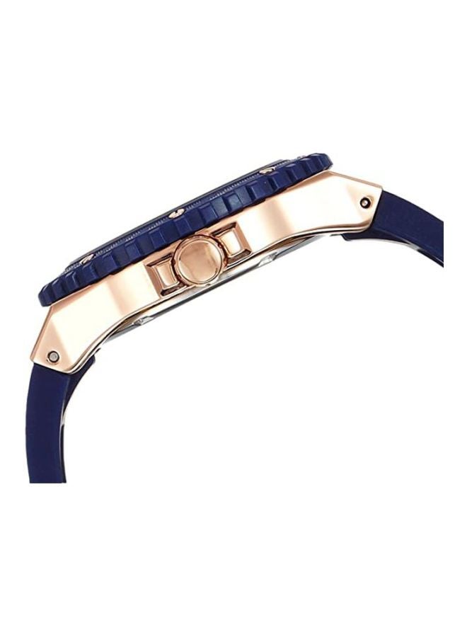 GUESS Girls' Water Resistant Analog Watch W0149L5 - Image 3