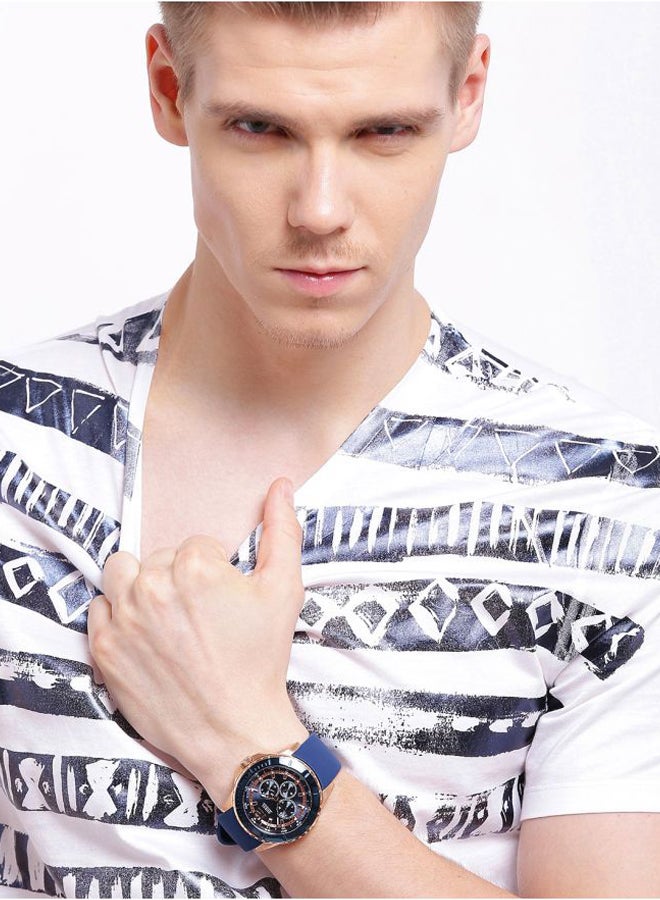 GUESS Men's Water Resistant Silicone Analog Watch W0485G1 - Image 5