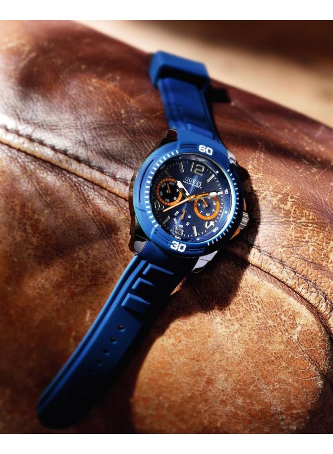 GUESS Men's Silicone Chronograph Wrist Watch W0967G2 - Image 5