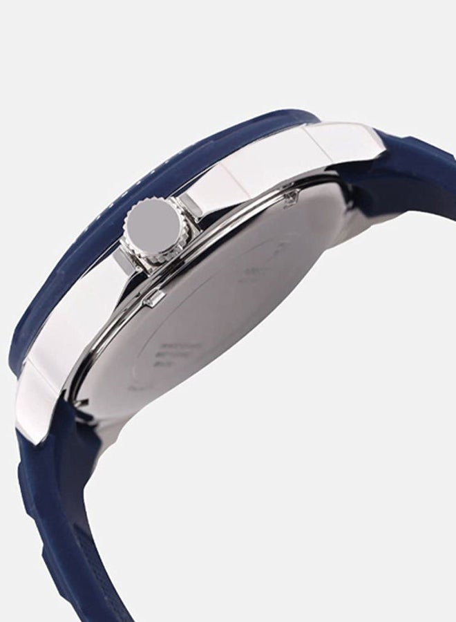 GUESS Men's Silicone Chronograph Wrist Watch W0967G2 - Image 3