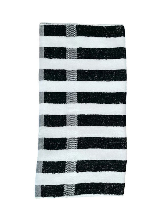 يوتيكس منشفة حمام مخططة أسود/ أبيض 70 × 140سم - Image 3