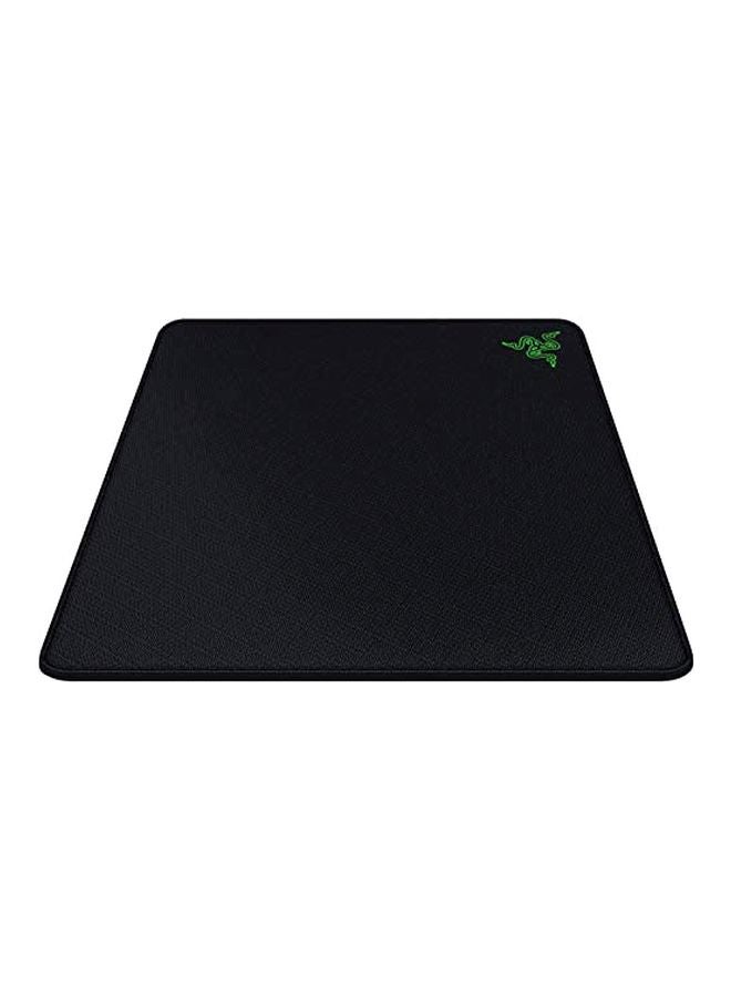 ريزر - لوحة ماوس الألعاب الناعمة Razer Gigantus V2 متوسطة الحجم، سطح قماش منسوج دقيق للسرعة والتحكم، قاعدة مضادة للانزلاق - أسود - Image 1