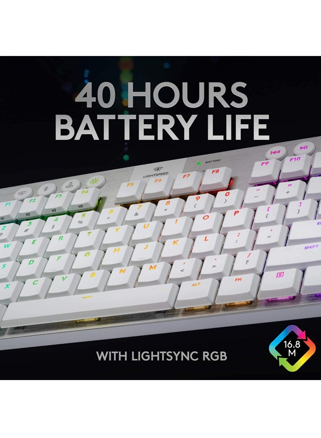 لوجيتيك - لوحة مفاتيح ميكانيكية G915 لاسلكية للألعاب تدعم تقنية Lightspeed وبخيارات مفاتيح منخفضة السُمك وبإضاءة RGB بتقنية Light sync وتدعم وتدعم اتصالاً لاسلكياً متقدماً وخاصية البلوتوث - الولايات المتحدة الأمريكية - باللون الأبيض - Image 1