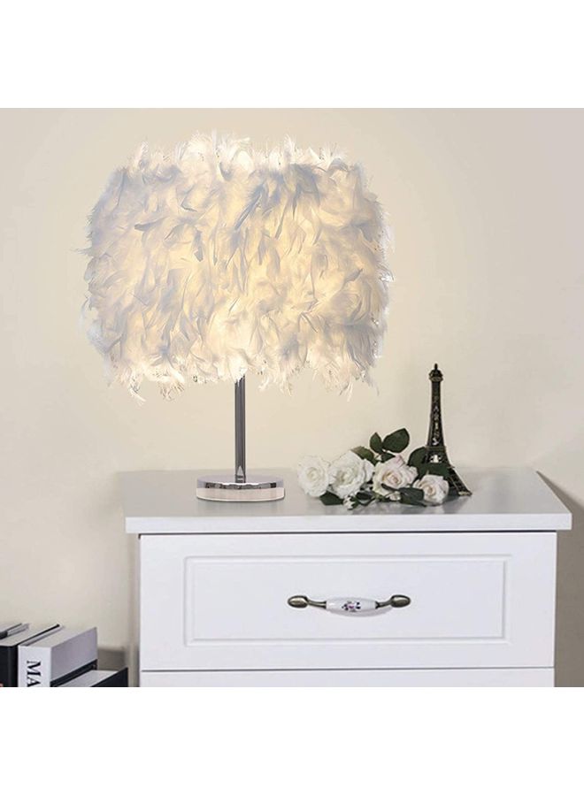 شو وو مصباح طاولة LED يُوضع بجانب السرير للزينة بتصميم ريش أبيض/فضي - Image 1