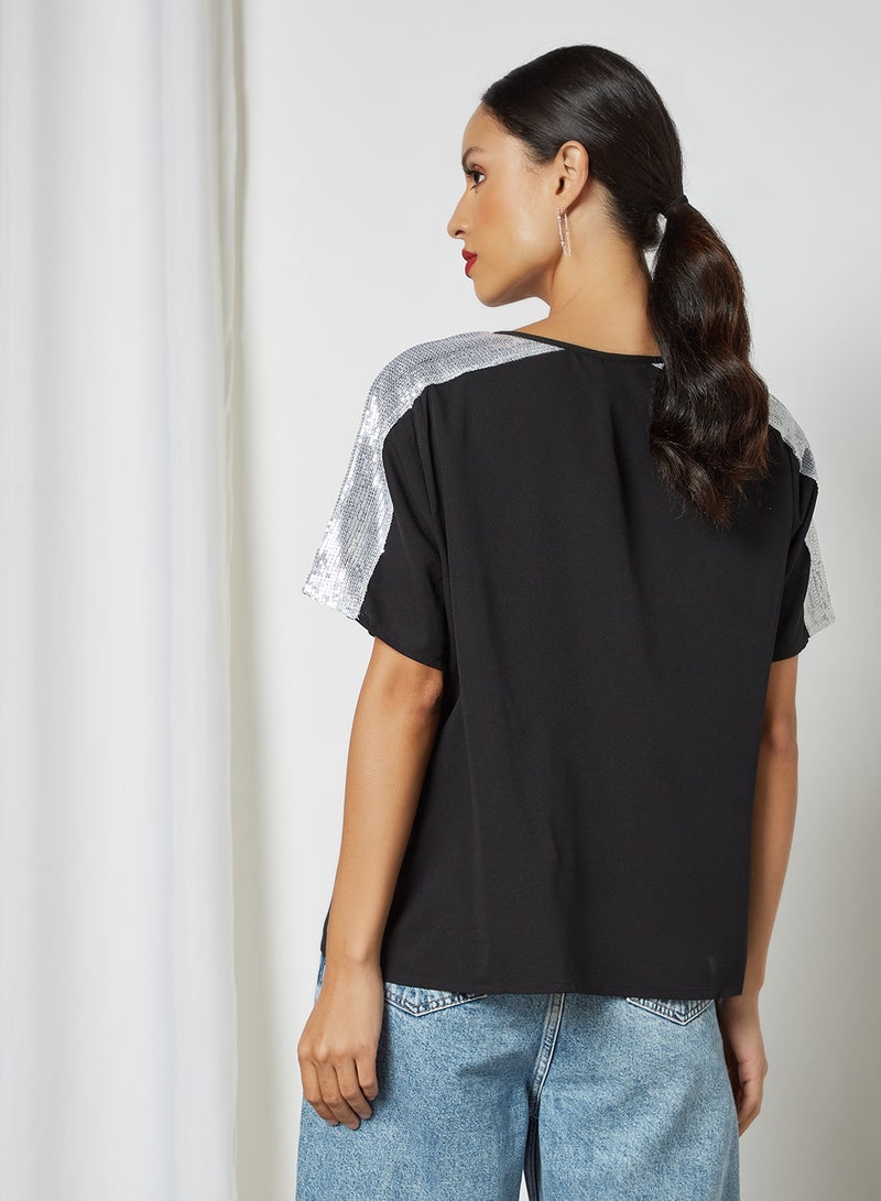 Aila Round Neck Front Pocket Design T-Shirt Black  - Image 2