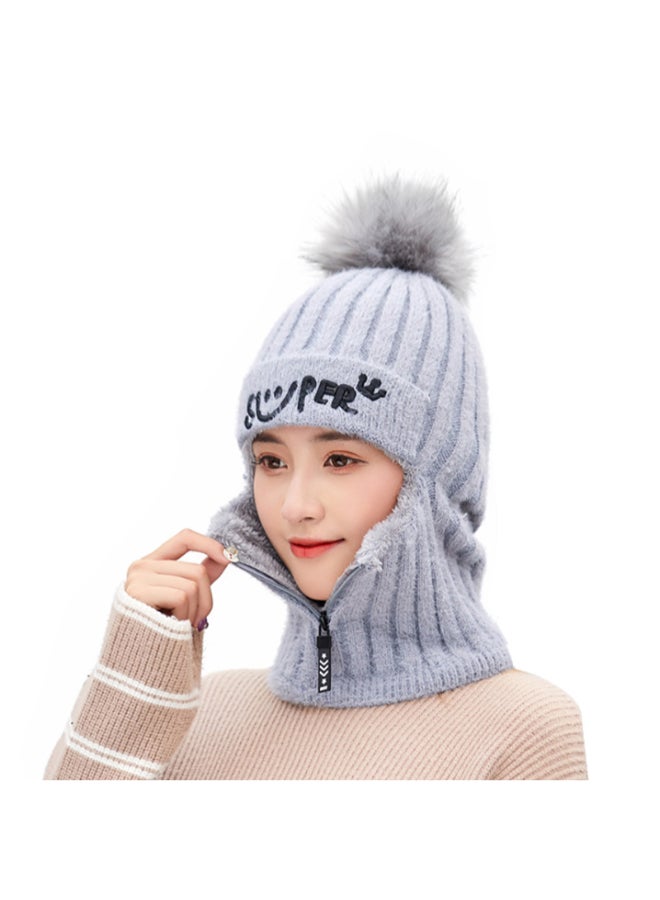 قبّعة محبوكة بلون نقي مزيّنة بتصميم وجه مبتسم للنساء رمادي - Image 1