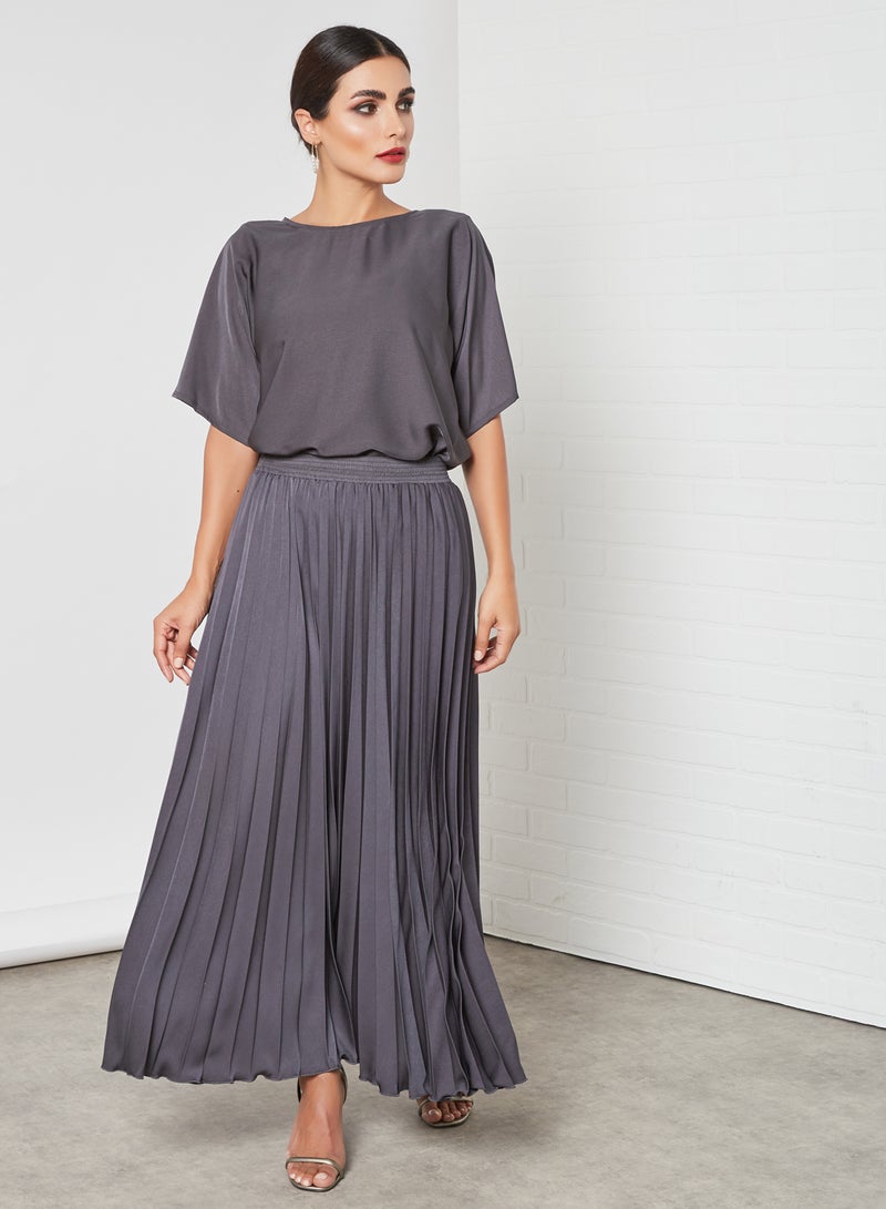 Bousni 3-Piece Pleated Bisht Abaya Set Granite  - Image 4