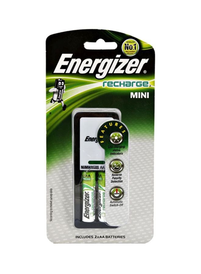 إنرجايزر طقم بطاريات منزلية صغيرة من النوع AA مكوّن من قطعتين أخضر/أسود