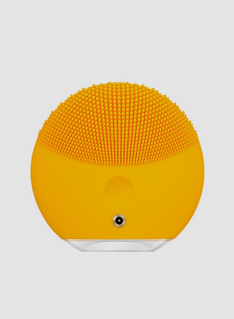 فوريو جهاز تدليك وتنظيف الوجه الذكي لونا ميني 3 أصفر 4.5سم - Image 2