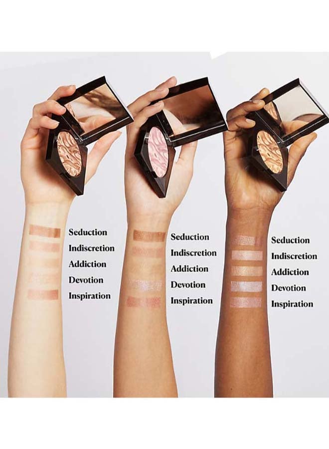 laura mercier Face Illuminator Highlighting Powder Addiction - Image 4