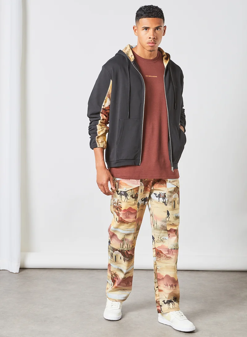 LES BENJAMINS Graphic Print Pant