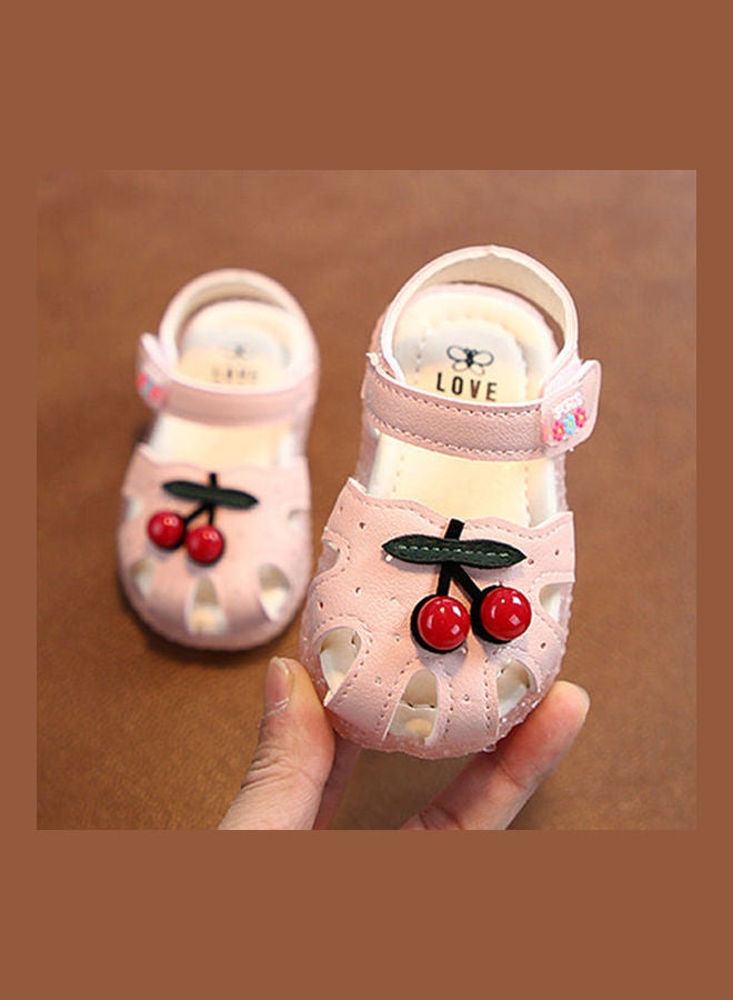 صندل للفتيات الصغيرات بنعل ناعم مريح ومضاد للانزلاق وردي/ أسود/ أحمر - Image 2