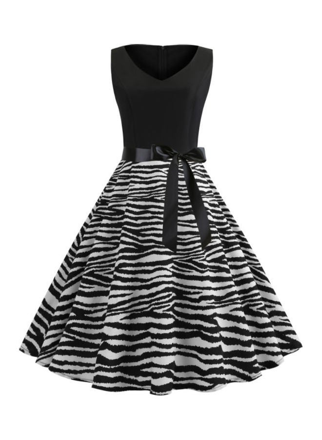 أوتاد فستان أنيق مزين بطبعة عصرية أسود/ رمادي - Image 1