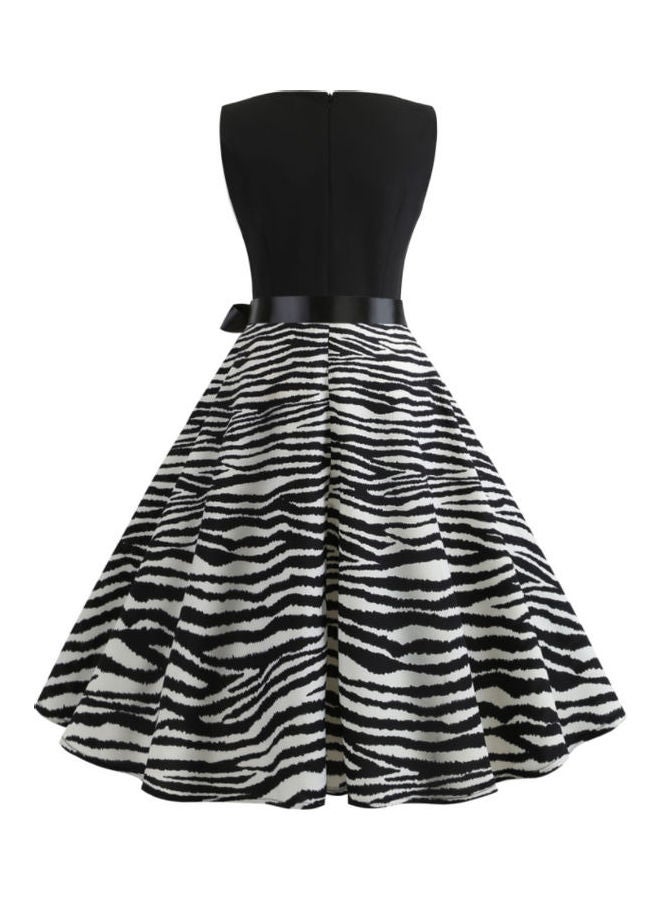 أوتاد فستان أنيق مزين بطبعة عصرية أسود/ رمادي - Image 2