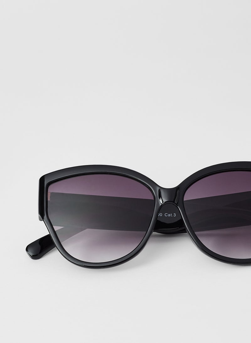 Reserved Women's Oversized Sunglasses - Image 4
