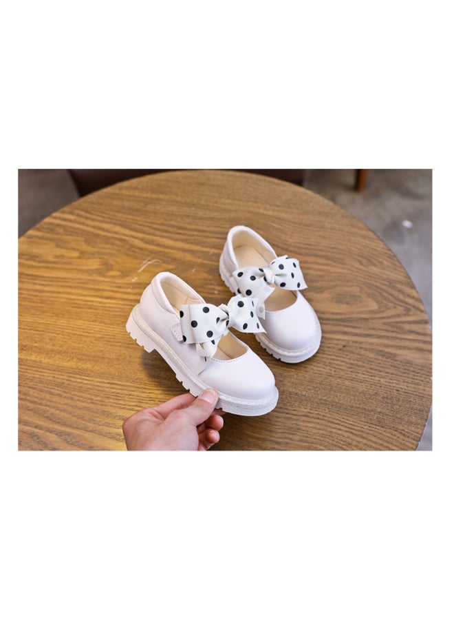 QiaoKai Bow Detail Casual Comfort Shoes White  - Image 3