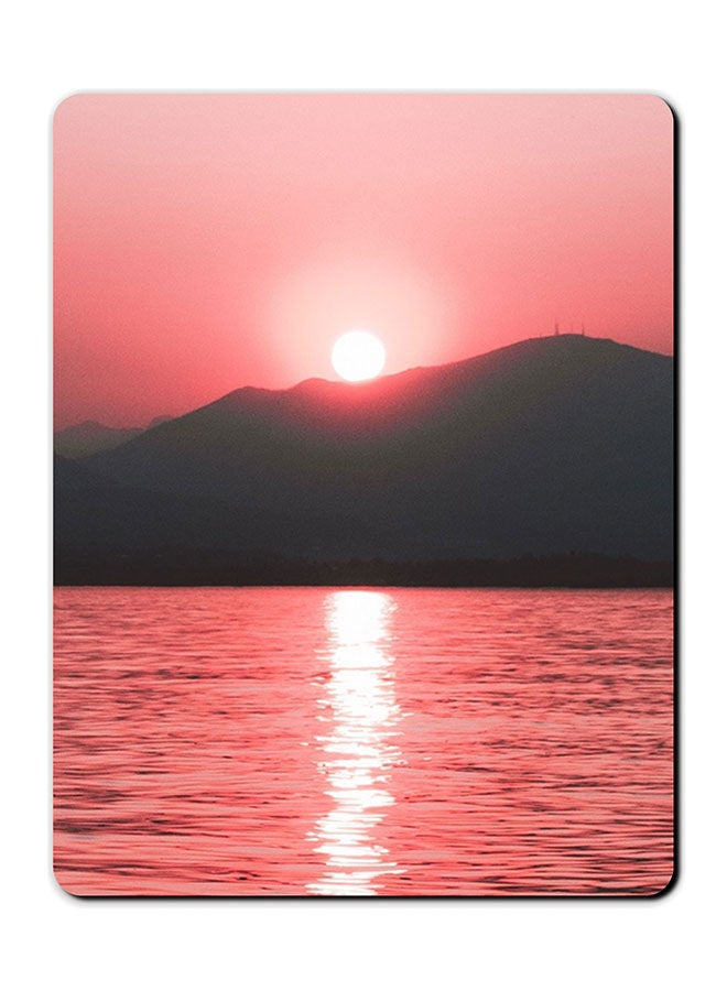 لوحة ماوس مضادة للانزلاق مزينة بطبعة منظر طبيعي باللون الوردي متعدد الألوان