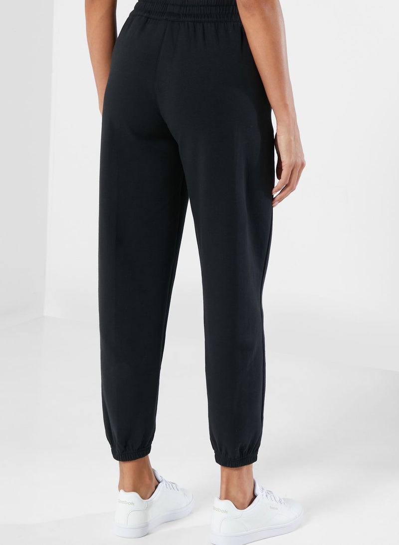 Reebok - Elasticated Dreamblend Sweatpants Black - Image 1