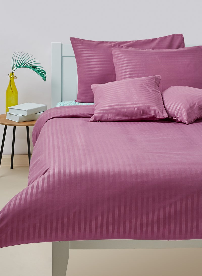 أمال Duvet Cover Set- With 1 Duvet Cover 240X220 Cm And 2XPillow Cover 50X75CM And 2 Cushion cover 40x40 cm - For King Size Mattress - Pink 100% Poyester Polyester Pink Queen - Image 1