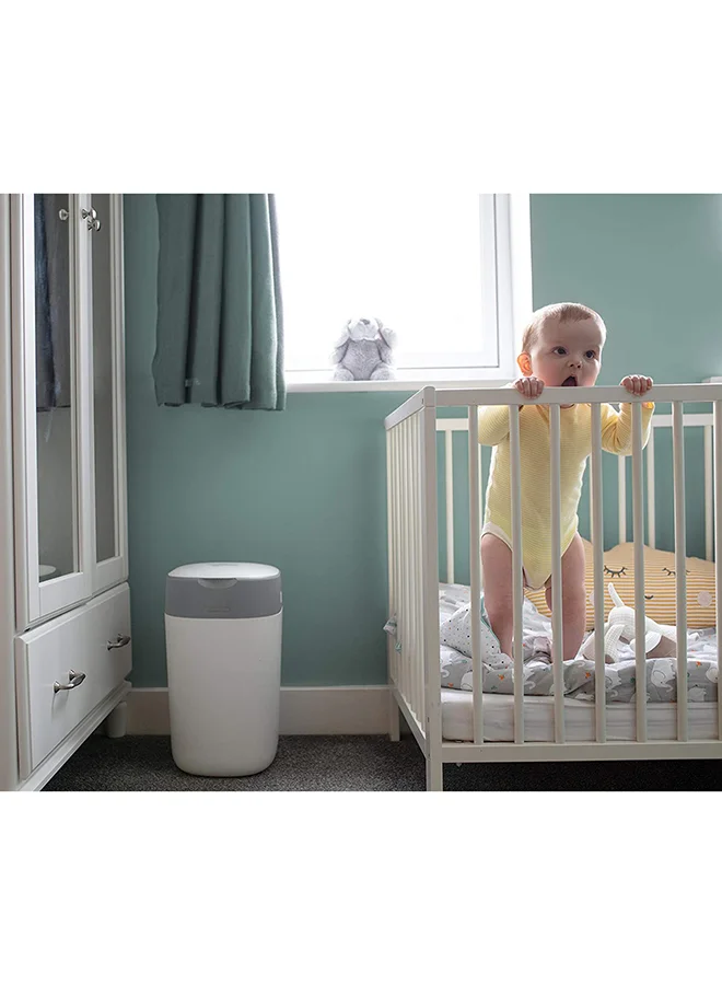 تومي تيبي Twist and Click Advanced Nappy Bin Starter Set, Eco-Friendlier System with 6x Refill Cassettes with Sustainably Sourced Antibacterial GREENFILM, White