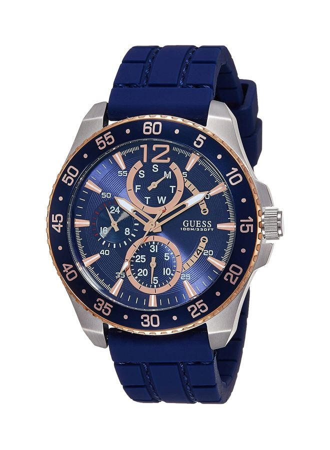 GUESS Men's Casual Watch Rubberwatch - Image 1