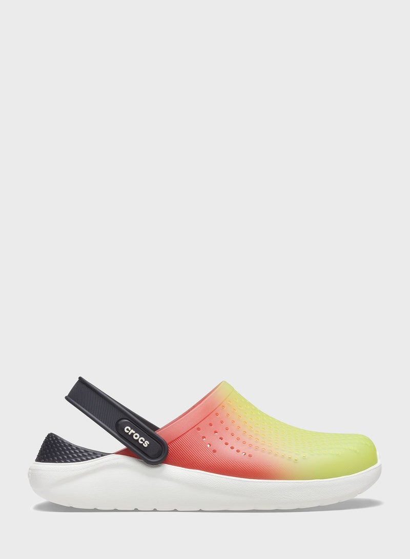 كروكس خف لايت رايد كولور ديب من دون رباط، سهل الارتداء متعدد الألوان - Image 2