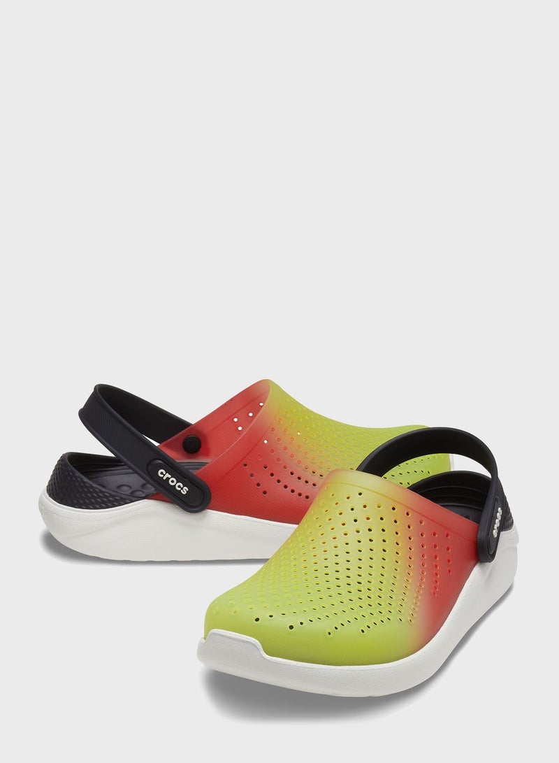 كروكس خف لايت رايد كولور ديب من دون رباط، سهل الارتداء متعدد الألوان - Image 3