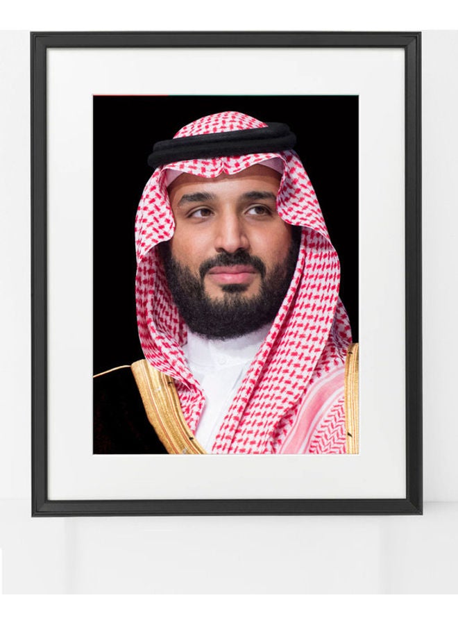 إكسسوارات بومة - ملصق يحمل صورة ولي العهد الأمير محمد بن سلمان مع إطار متعدد الألوان 50 x 40سم - Image 1