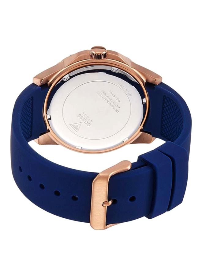 GUESS Men's Water Resistant Silicone Analog Watch W0485G1 - Image 2