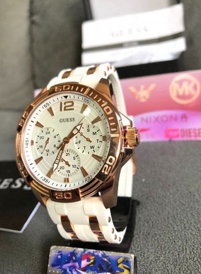 جس ساعة يد بعقارب وسوار من المطاط طراز W0615L1 للنساء - Image 5