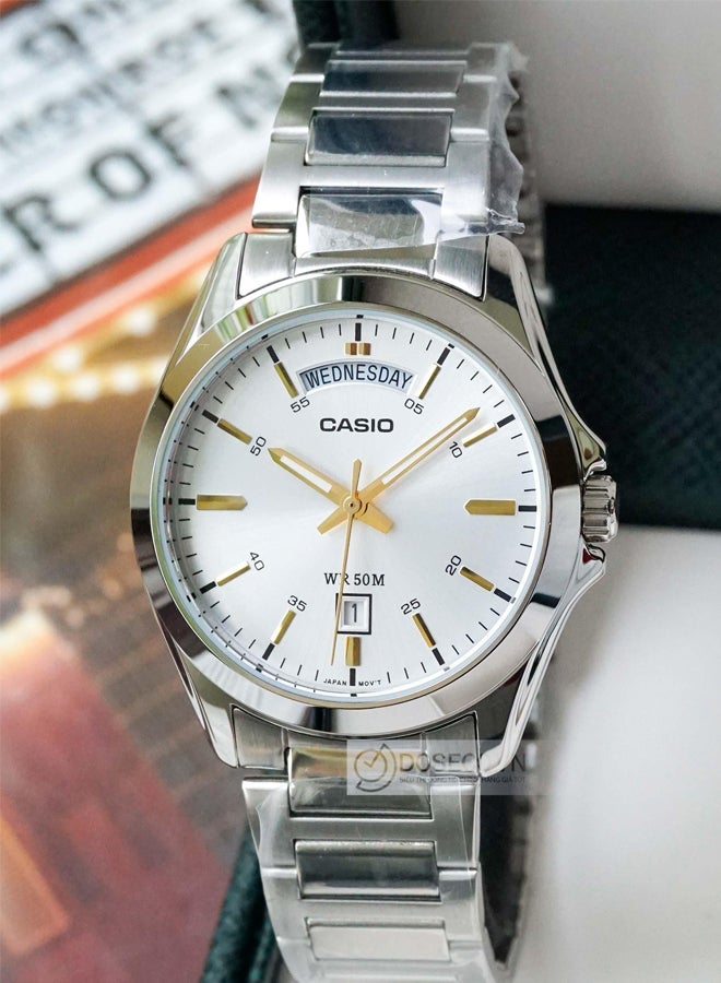 CASIO Men's Water Resistant Analog Watch MTP-1370D-7A2VDF - 45 mm - Silver - Image 5