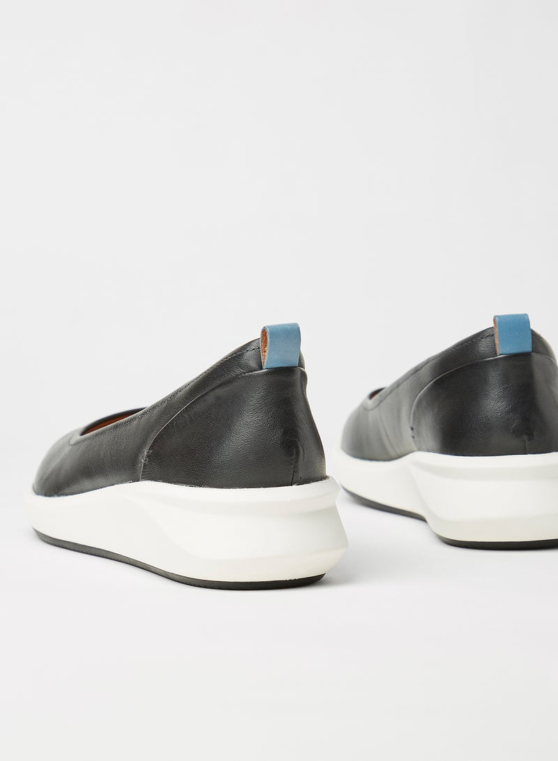 clarks - Un Rio Vibe Leather Ballerinas Black - Image 1