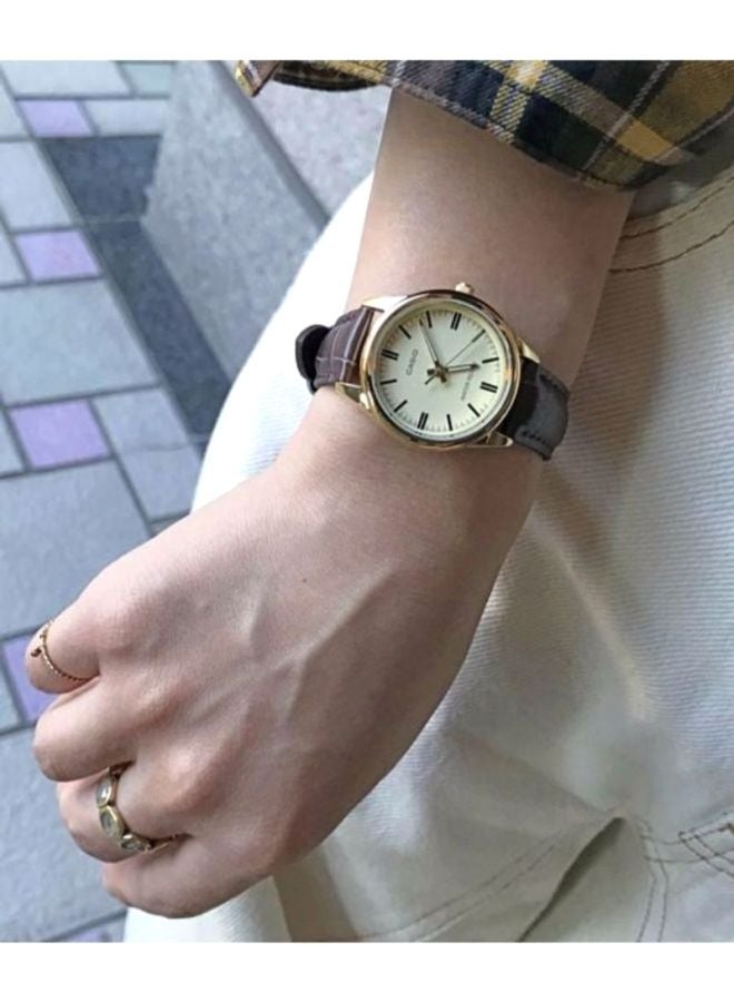 CASIO - Women's Leather Analog Watch LTP-V005GL-9A - 47 mm - Brown - Image 1