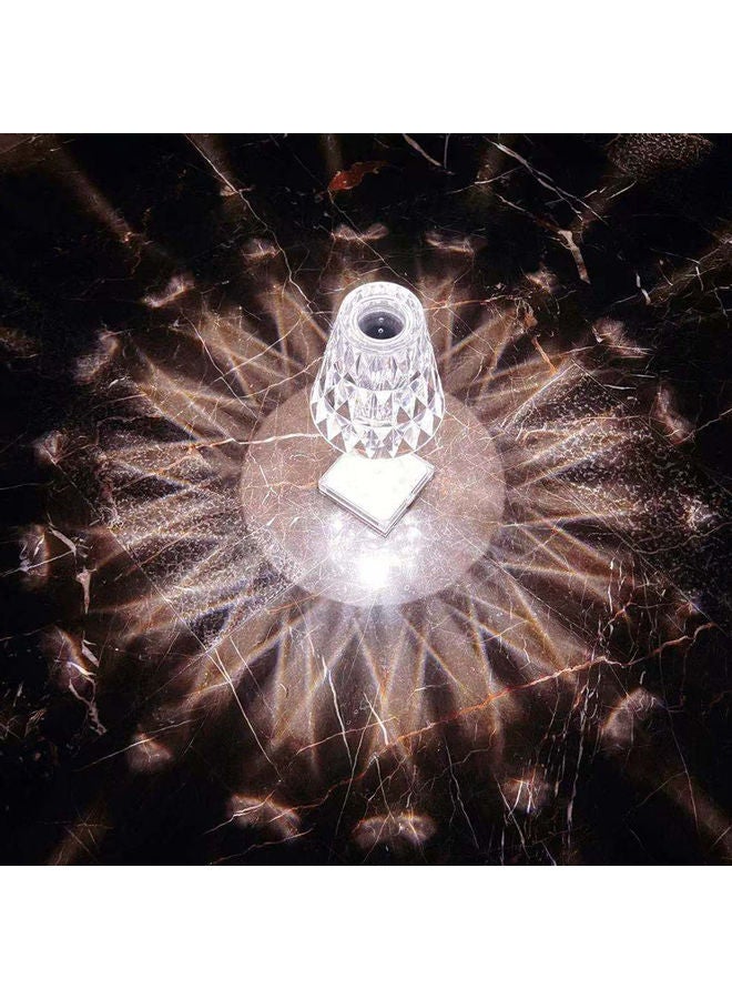 مصباح طاولة من الأكريليك قابل لإعادة الشحن بمنفذ USB بتصميم ماسي أبيض - Image 2